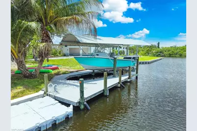 1040 Edgemere Dr, Fort Myers, FL 33919 - Photo 9
