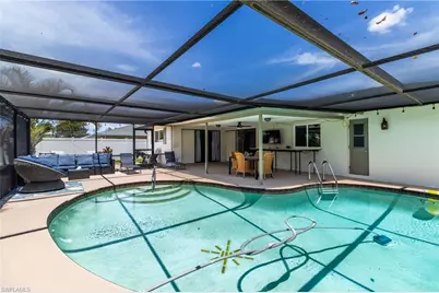 542 SE 33rd Ter, Cape Coral, FL 33904 - Photo 5