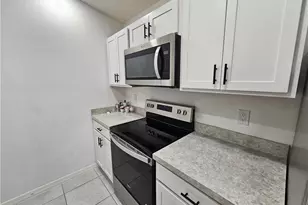 2523 NE 6th Pl, Cape Coral, FL 33909 - Photo 7