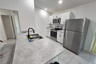 2523 NE 6th Pl, Cape Coral, FL 33909 - Photo 5