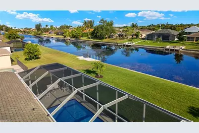154 SE 20th St, Cape Coral, FL 33990 - Photo 3