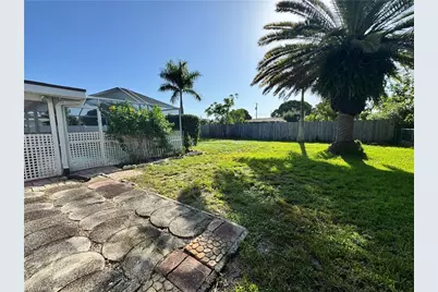 1027 SE 17th Ave, Cape Coral, FL 33990 - Photo 23