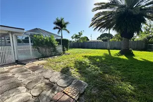 1027 SE 17th Ave, Cape Coral, FL 33990 - Photo 23