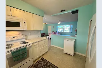 1027 SE 17th Ave, Cape Coral, FL 33990 - Photo 5