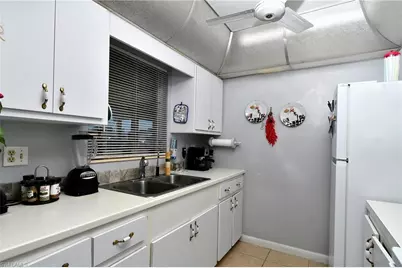2201 Croton Ct, Lehigh Acres, FL 33936 - Photo 9