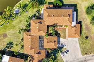 4265 Island Cir, Fort Myers, FL 33919 - Photo 3