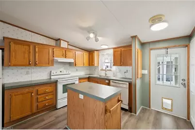 1000 Kings Hwy #104, Punta Gorda, FL 33980 - Photo 7