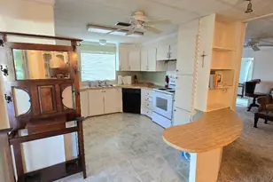 537 Charlemagne Blvd, Naples, FL 34112 - Photo 9