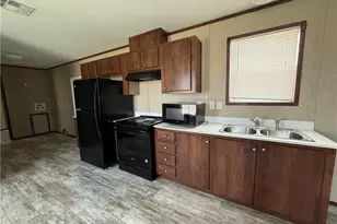 12120 Cactus Dr, Fort Myers, FL 33908 - Photo 3