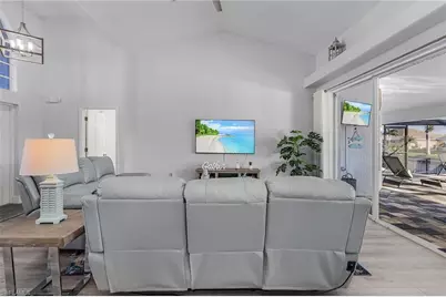 805 SW 8th Ct, Cape Coral, FL 33991 - Photo 5