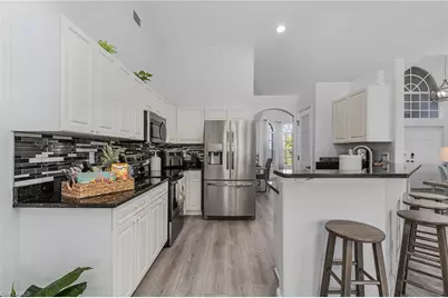 805 SW 8th Ct, Cape Coral, FL 33991 - Photo 9