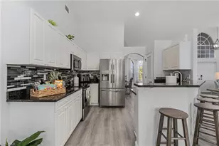 805 SW 8th Ct, Cape Coral, FL 33991 - Photo 9