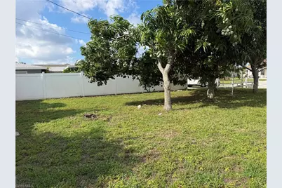 4143 Country Club Blvd, Cape Coral, FL 33904 - Photo 13
