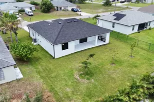 2827 SW 2nd Ln, Cape Coral, FL 33991 - Photo 13