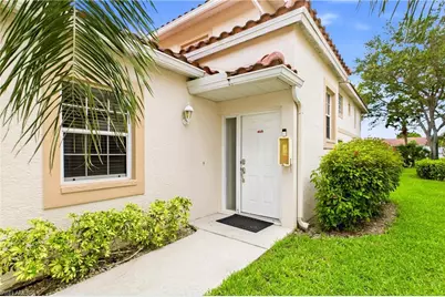 675 Luisa Ln #4, Naples, FL 34104 - Photo 5
