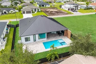 105 SW 33rd Pl, Cape Coral, FL 33991 - Photo 25