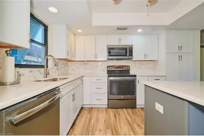 1914 SE 40th Ter #105, Cape Coral, FL 33904 - Photo 11