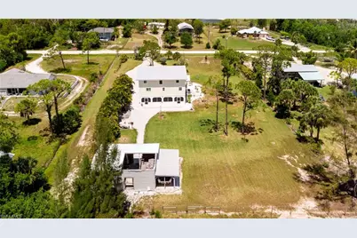 8626 Redwood Dr, Saint James City, FL 33956 - Photo 9