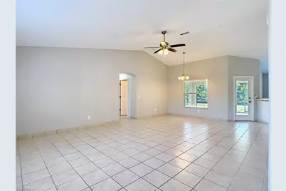 528 SE 27th St, Cape Coral, FL 33904 - Photo 7