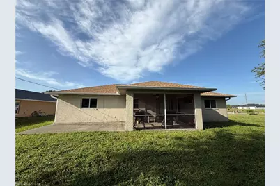 827 NE 17th Ter, Cape Coral, FL 33909 - Photo 17