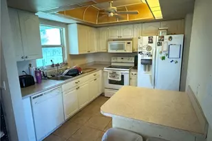 827 NE 17th Terrace, Cape Coral, FL 33909 - Photo 5