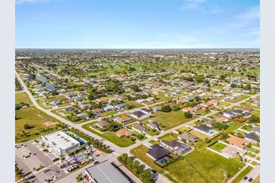 820 SW 16th Ter, Cape Coral, FL 33991 - Photo 25