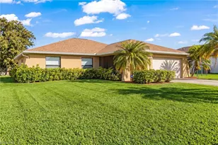 820 SW 16th Terrace, Cape Coral, FL 33991 - Photo 27