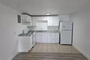 420 Fairfax Dr, Fort Myers, FL 33905 - Photo 5