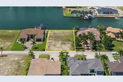 897 W Cape Estates Cir, Cape Coral, FL 33993 - Photo 17