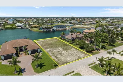 897 W Cape Estates Cir, Cape Coral, FL 33993 - Photo 13