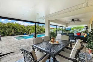 1006 NE 2nd Pl, Cape Coral, FL 33909 - Photo 7
