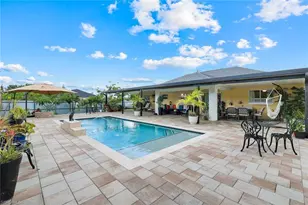 1006 NE 2nd Pl, Cape Coral, FL 33909 - Photo 5