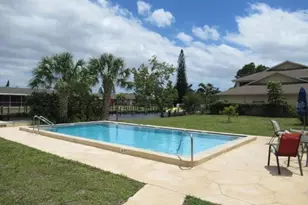 4901 Victoria Dr, Cape Coral, FL 33904 - Photo 5