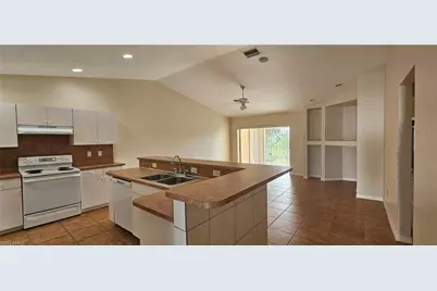 3007 SW Santa Barbara Pl, Cape Coral, FL 33914 - Photo 5