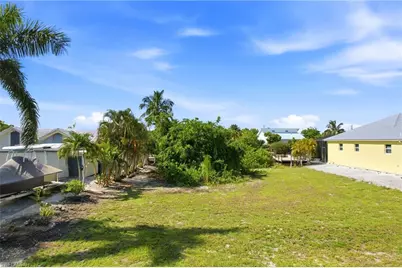 3759 Manatee Dr, Saint James City, FL 33956 - Photo 9