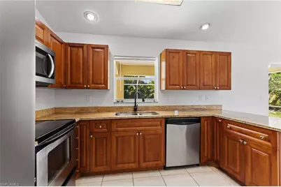 1514 NE 2nd St, Cape Coral, FL 33909 - Photo 11