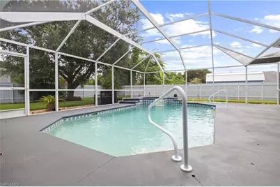 1813 SE 8th Ave, Cape Coral, FL 33990 - Photo 7