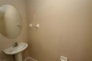 1172 Oxford Ln, Naples, FL 34105 - Photo 11