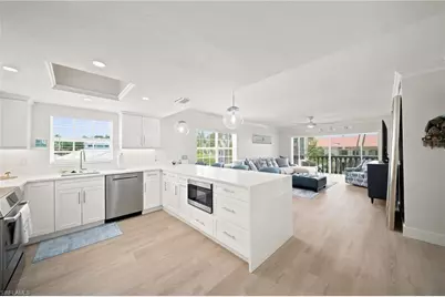 666 3rd St S #304, Naples, FL 34102 - Photo 1