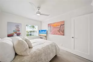 666 3rd St S, Naples, FL 34102 - Photo 23