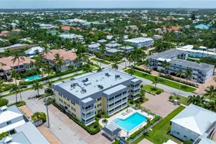 666 3rd St S, Naples, FL 34102 - Photo 33