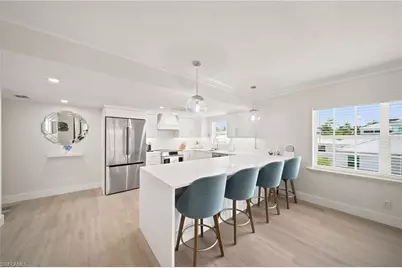 666 3rd St S #304, Naples, FL 34102 - Photo 5