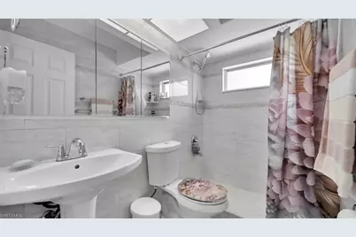 221 NE 23rd Ave, Cape Coral, FL 33909 - Photo 21