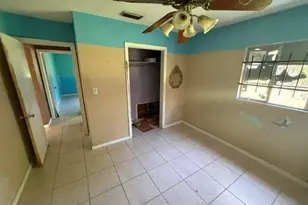 324 New York Dr, Fort Myers, FL 33905 - Photo 17