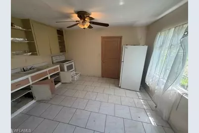 324 New York Dr, Fort Myers, FL 33905 - Photo 7