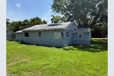 324 New York Dr, Fort Myers, FL 33905 - Photo 5