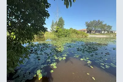 1224 NE 1st Pl, Cape Coral, FL 33909 - Photo 3