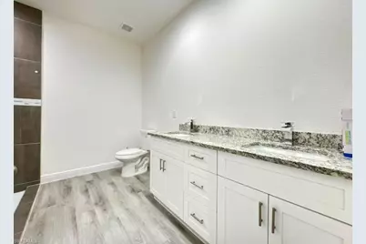 537 Greenbriar Blvd, Lehigh Acres, FL 33972 - Photo 5