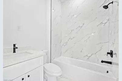 913 NE 15th Ln, Cape Coral, FL 33909 - Photo 5