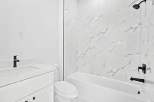 913 NE 15th Ln, Cape Coral, FL 33909 - Photo 5